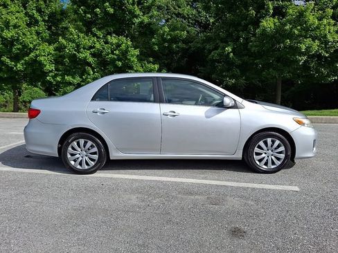 Used 2013 Toyota Corolla LE FWD image 7