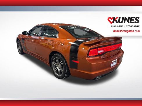 Used 2011 Dodge Charger SE image 7