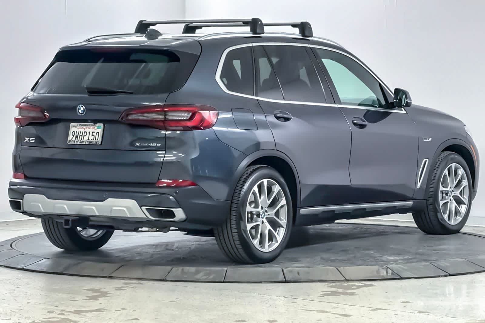 Used 2022 BMW X5 xDrive45e w/ Executive Package AWD/4WD image 2