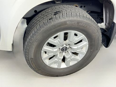 Used 2023 Nissan Frontier SV w/ SV Convenience Package image 29