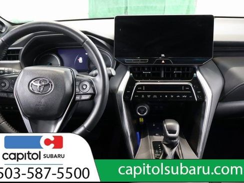 Used 2024 Toyota Venza XLE image 14