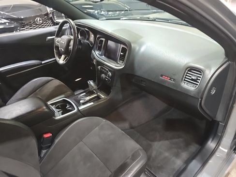 Used 2018 Dodge Charger R/T Scat Pack w/ Dynamics Package RWD image 24