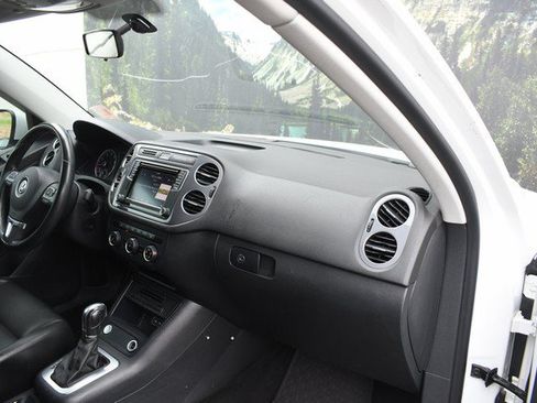 Used 2017 Volkswagen Tiguan S AWD/4WD image 24