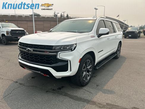 Used 2022 Chevrolet Suburban Z71 w/ Off-Road Capability Package AWD/4WD image 3