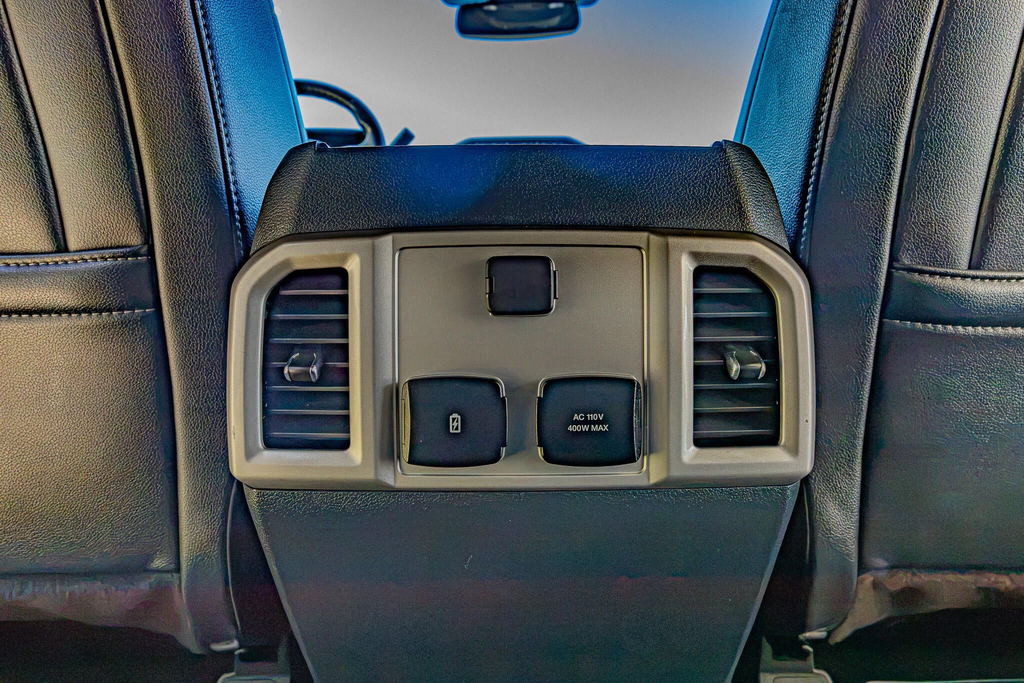 Used 2022 Ford F350 Lariat w/ Lariat Ultimate Package AWD/4WD image 32