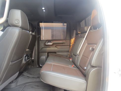 Used 2024 GMC Sierra 3500 Denali w/ Denali Reserve Package AWD/4WD image 15