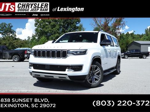 Used 2024 Jeep Wagoneer L Series II w/ Flexible Seating Group RWD image 1