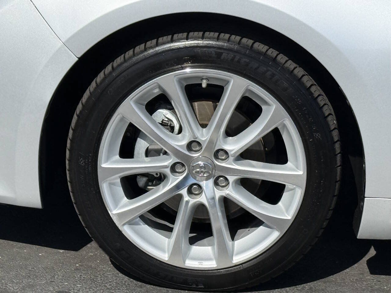 Used 2013 Toyota Avalon XLE Touring FWD image 17