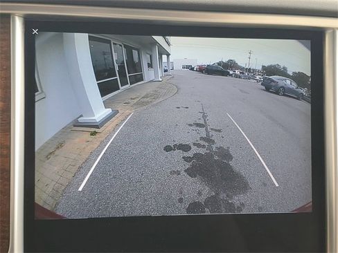 Used 2018 Tesla Model X 100D image 17