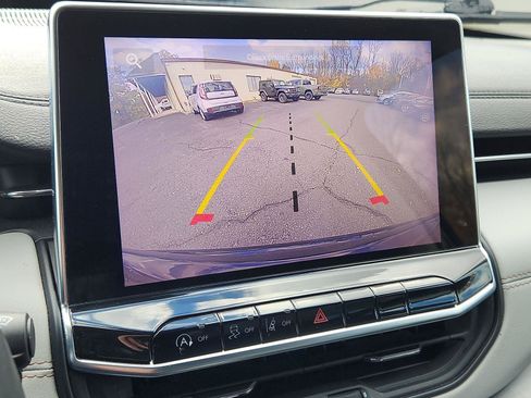 Certified 2022 Jeep Compass Limited image 19