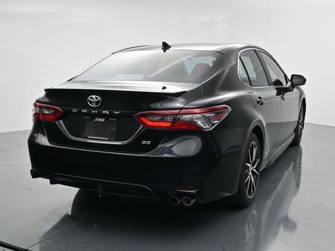 Used 2022 Toyota Camry SE FWD image 6