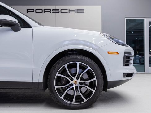 Certified 2023 Porsche Cayenne Platinum Edition image 11