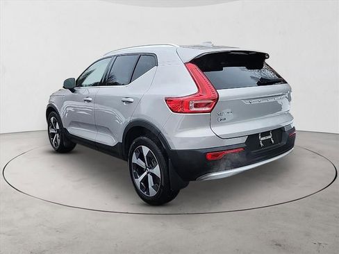 Certified 2023 Volvo XC40 B5 Plus w/ Driver Assist Package AWD/4WD image 3