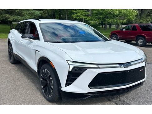 Used 2024 Chevrolet Blazer EV RS AWD/4WD image 2