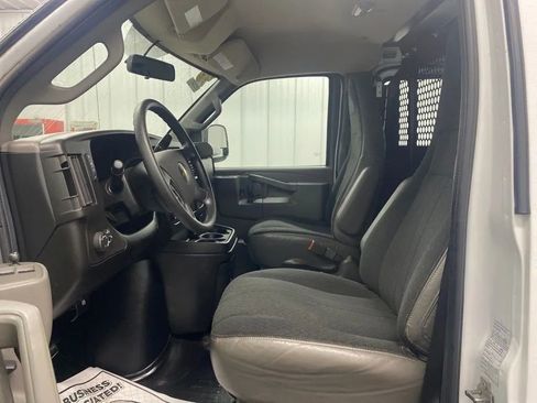 Used 2022 Chevrolet Express 2500 w/ Driver Convenience Package image 6