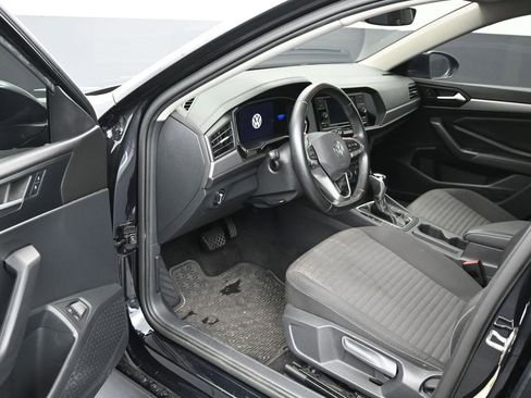 Used 2023 Volkswagen Jetta S image 10