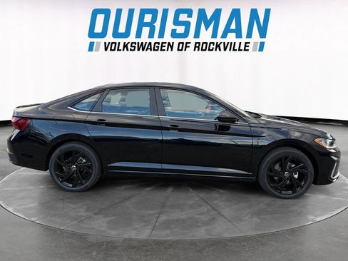 New 2026 Volkswagen Jetta SE image 7