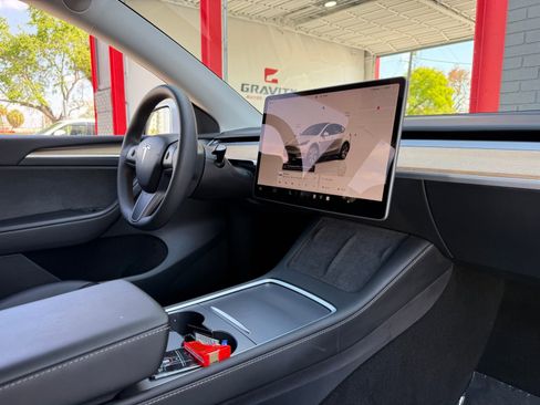 Used 2023 Tesla Model Y Long Range image 20