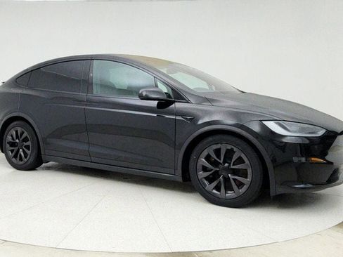 Used 2024 Tesla Model X image 3
