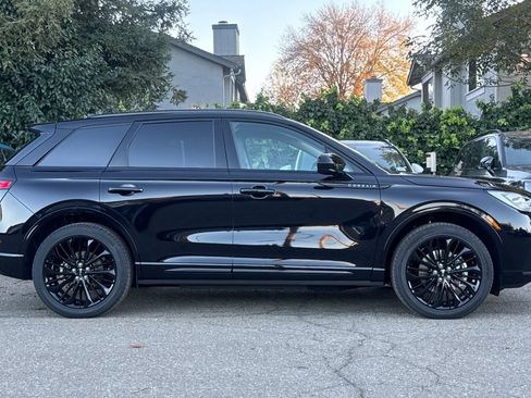 New 2025 Lincoln Corsair Grand Touring w/ Jet Appearance Package image 4