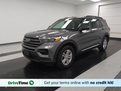 Used 2022 Ford Explorer XLT image 1