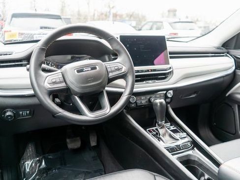 Used 2022 Jeep Compass Limited image 12