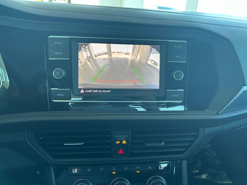 Used 2023 Volkswagen Jetta SE w/ Panoramic Sunroof Package FWD image 14