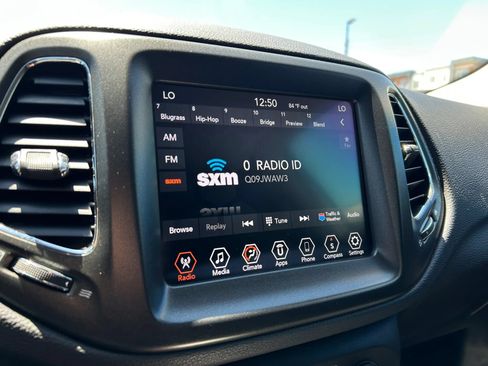 Used 2019 Jeep Compass Trailhawk AWD/4WD image 10