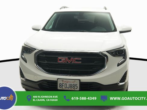 Used 2018 GMC Terrain SLE w/ Driver Convenience Package FWD image 4