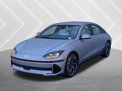Used 2023 Hyundai Ioniq 6 SEL image 1