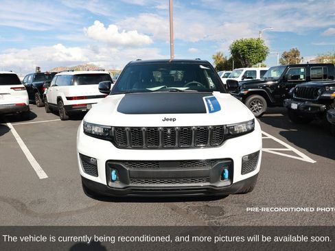 Used 2022 Jeep Grand Cherokee Trailhawk image 9