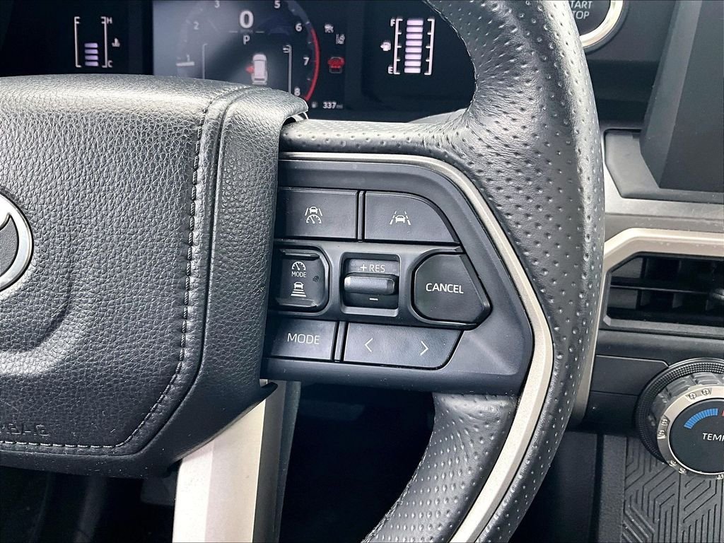 Used 2025 Toyota 4Runner SR5 AWD/4WD image 24