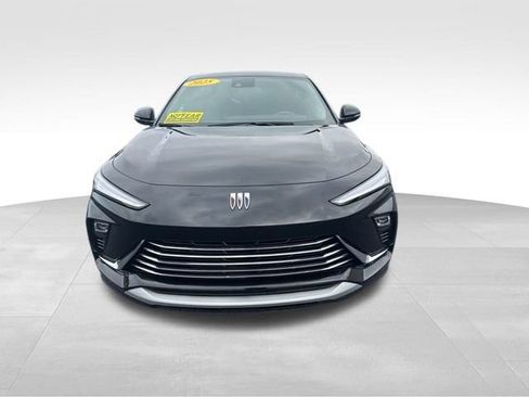 Used 2025 Buick Envista Preferred image 2