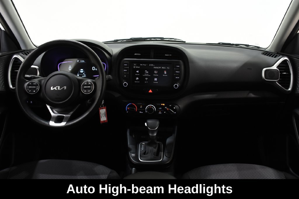 Used 2025 Kia Soul LX w/ LX Technology Package FWD image 9