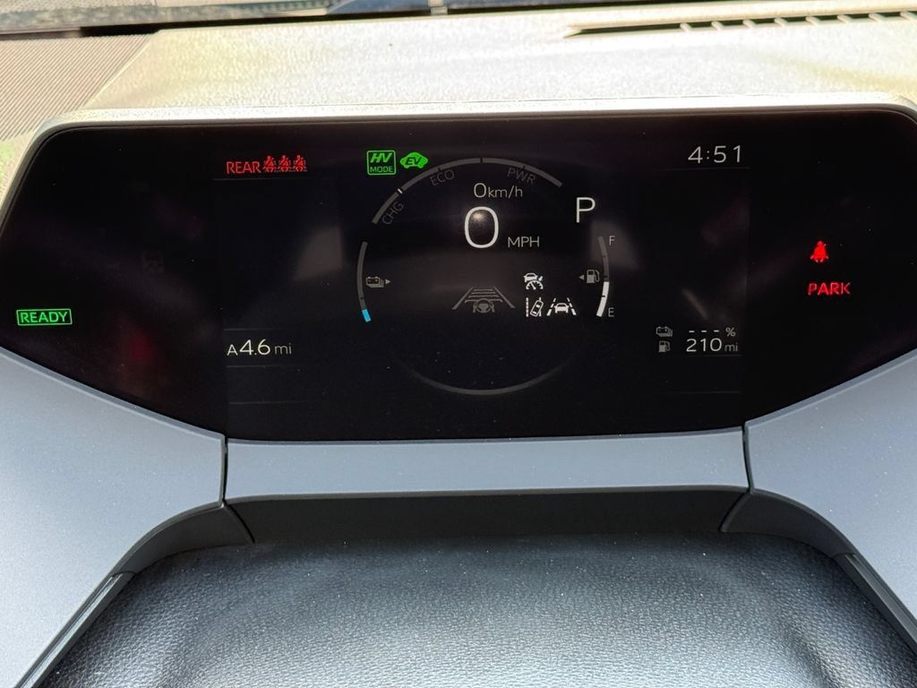 New 2026 Toyota Prius Plug-In Hybrid FWD image 31