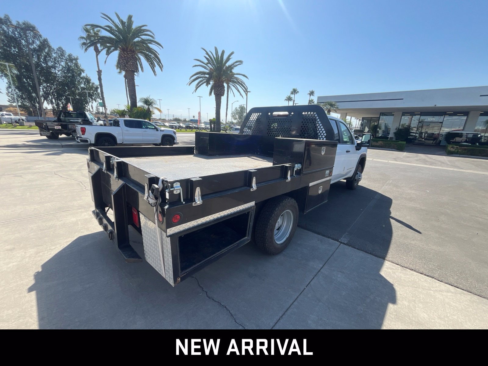 Used 2026 GMC Sierra 3500 Pro w/ Convenience Package AWD/4WD image 4