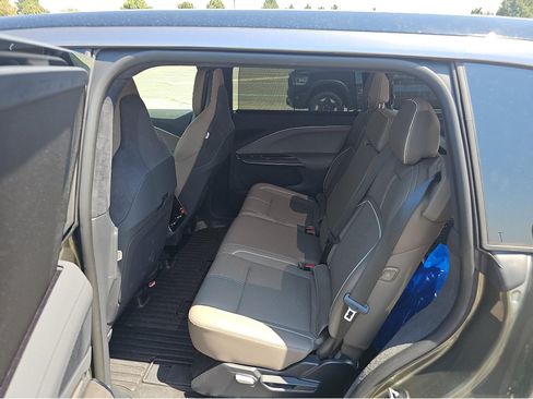 Used 2026 Lucid Gravity Touring AWD/4WD image 7