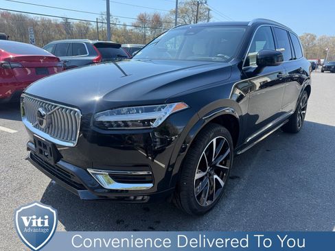 Certified 2023 Volvo XC90 B5 Plus w/ Protection Package Premier AWD/4WD image 4