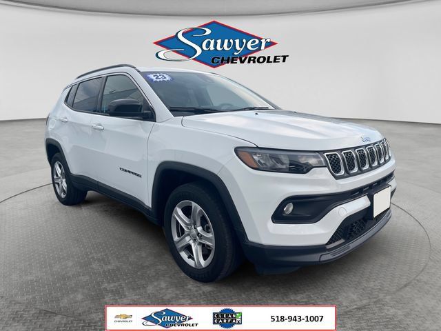 Used 2023 Jeep Compass Latitude AWD/4WD image 7