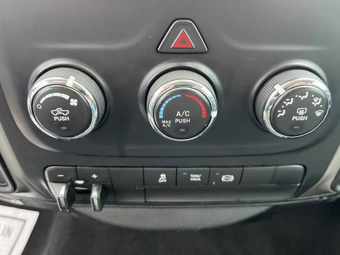 Used 2018 RAM 2500 SLT image 24