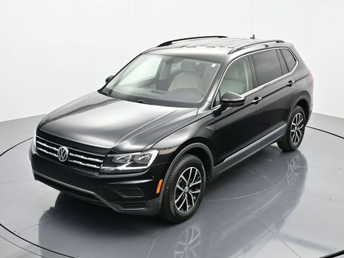Used 2021 Volkswagen Tiguan SE image 29