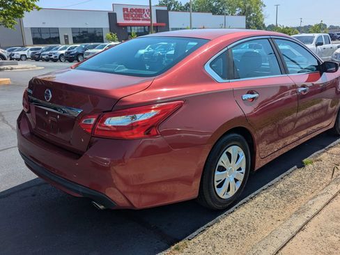 Used 2016 Nissan Altima 2.5 S w/ Power Driver Seat Package FWD image 7