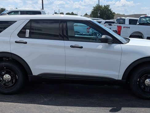 New 2025 Ford Explorer 4WD Police Interceptor image 7