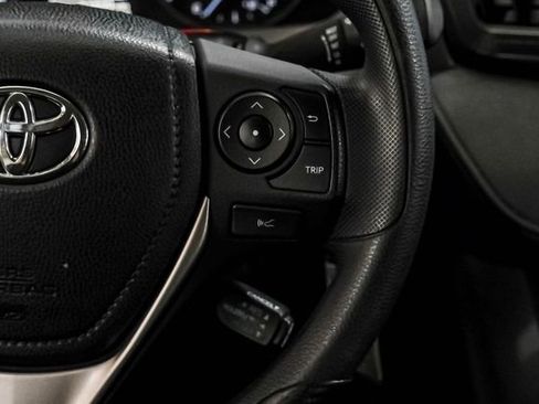Used 2018 Toyota RAV4 LE w/ All Weather Liner Package AWD/4WD image 18
