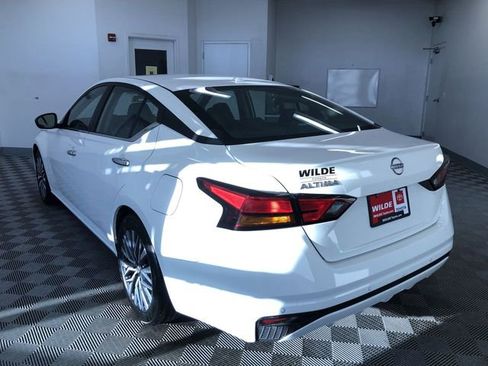 Used 2025 Nissan Altima 2.5 SV image 13