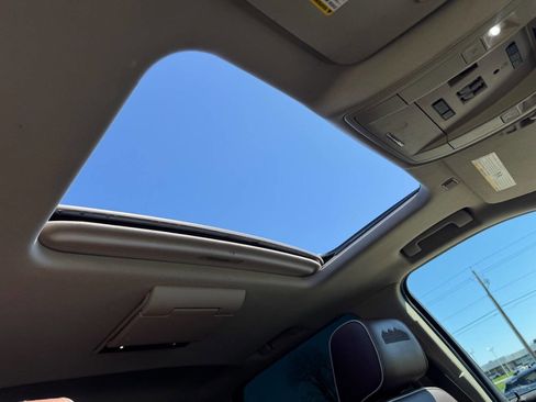 Used 2015 Chevrolet Silverado 1500 High Country image 15