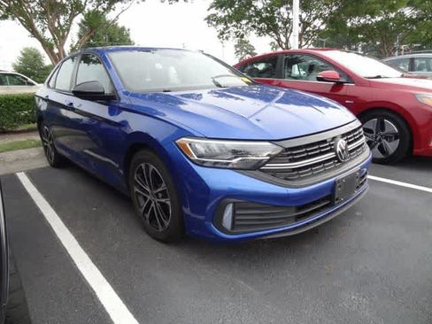 Used 2023 Volkswagen Jetta Sport FWD image 4