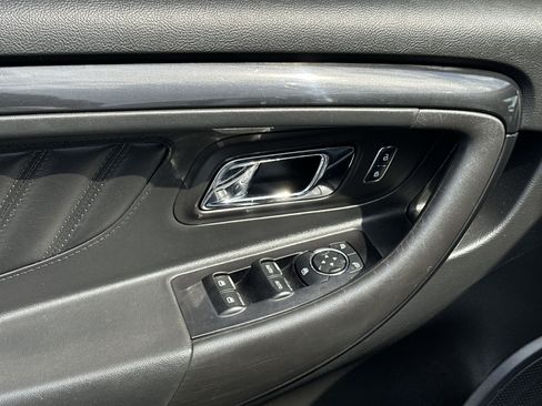 Used 2018 Ford Taurus SHO AWD/4WD image 16