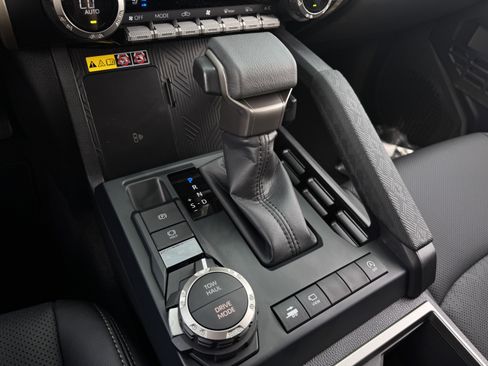 New 2026 Toyota Tacoma Limited AWD/4WD image 18