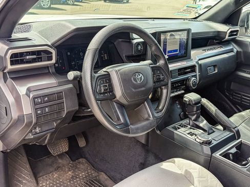 Used 2025 Toyota Tacoma SR5 AWD/4WD image 8